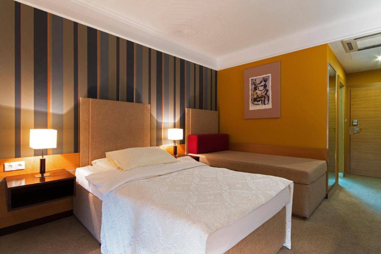 Impiq Hotel Trnava Exterior foto