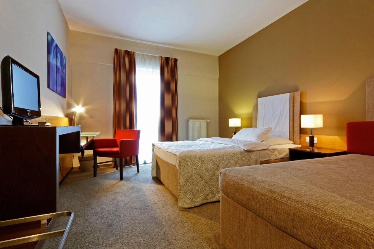 Impiq Hotel Trnava Exterior foto