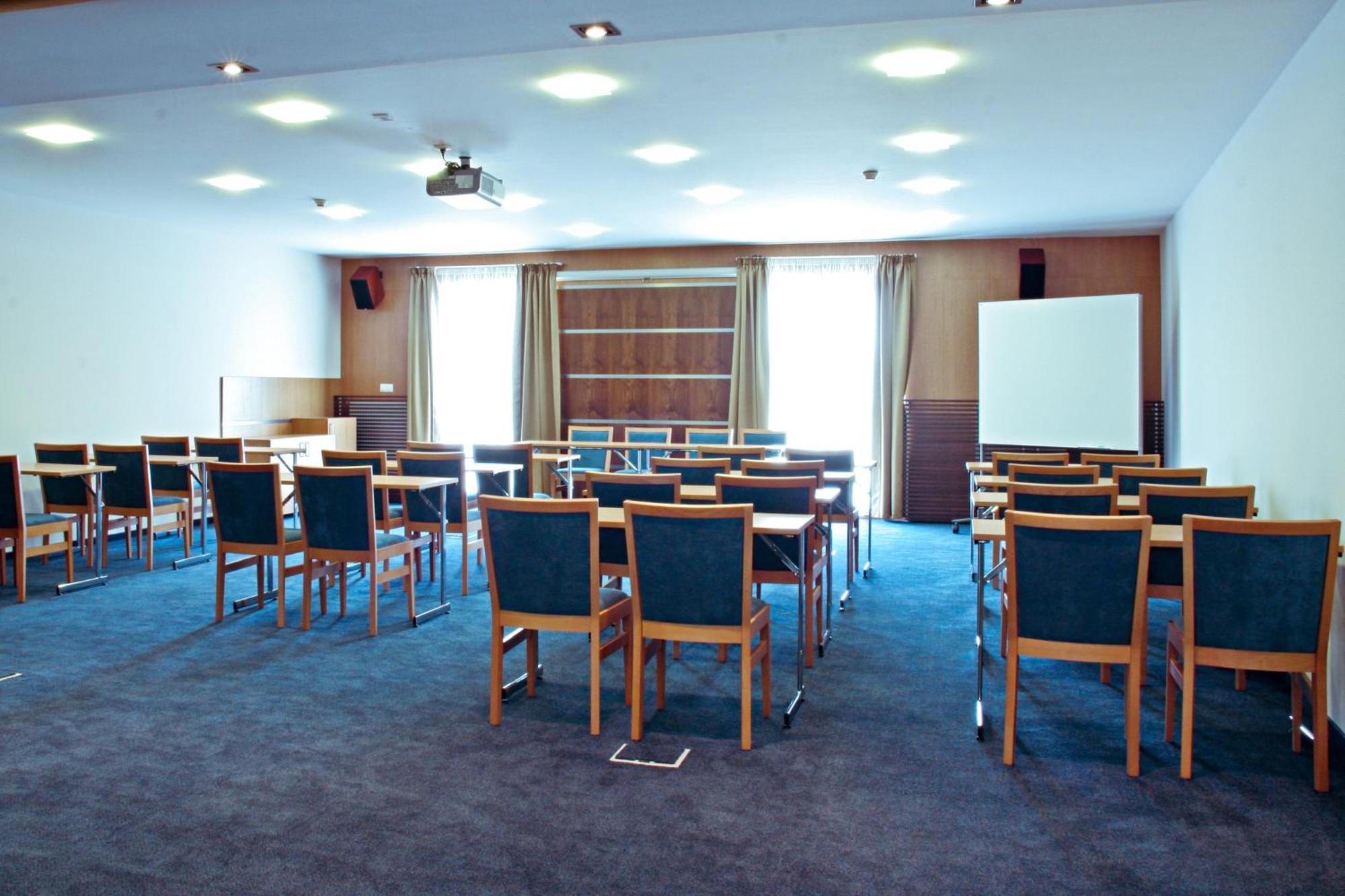 Impiq Hotel Trnava Facilități foto