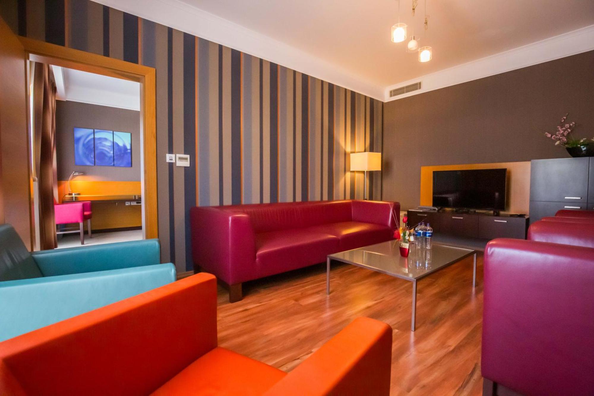 Impiq Hotel Trnava Exterior foto